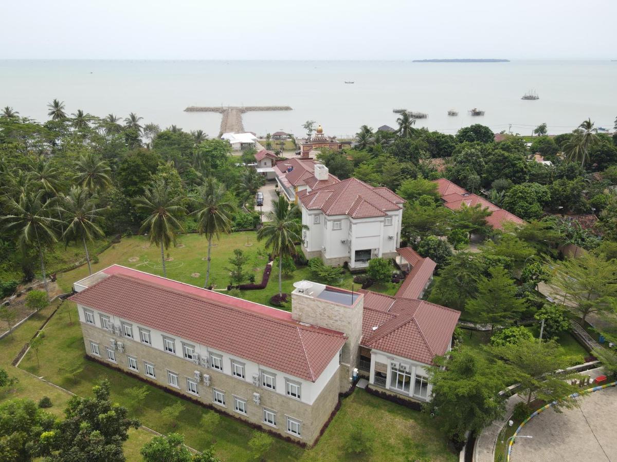 Asoka Resort Banten Tanjung Lesung Exterior foto